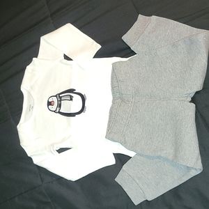NWOT Carter's 2pc Penguin Set